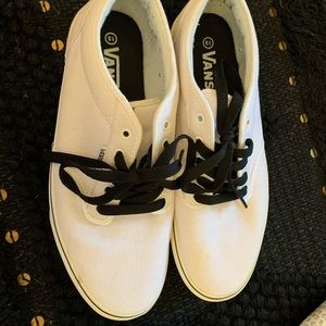 Last chance. Men’s size 13 Vans